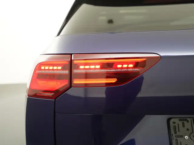 Volkswagen Golf view 23