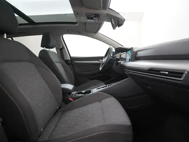 Volkswagen Golf view 3
