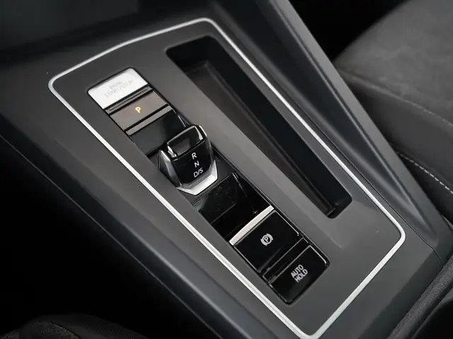 Volkswagen Golf view 10