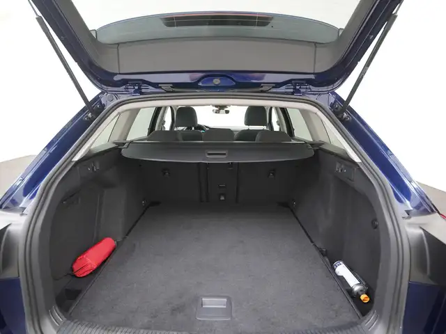 Volkswagen Golf view 26