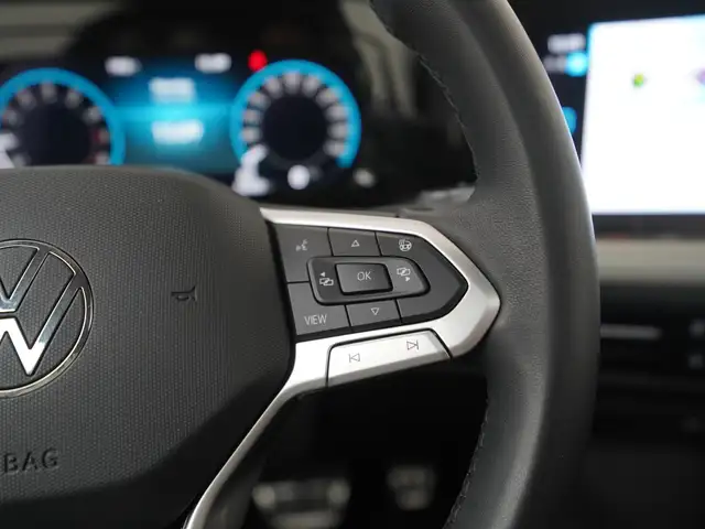 Volkswagen Golf view 9
