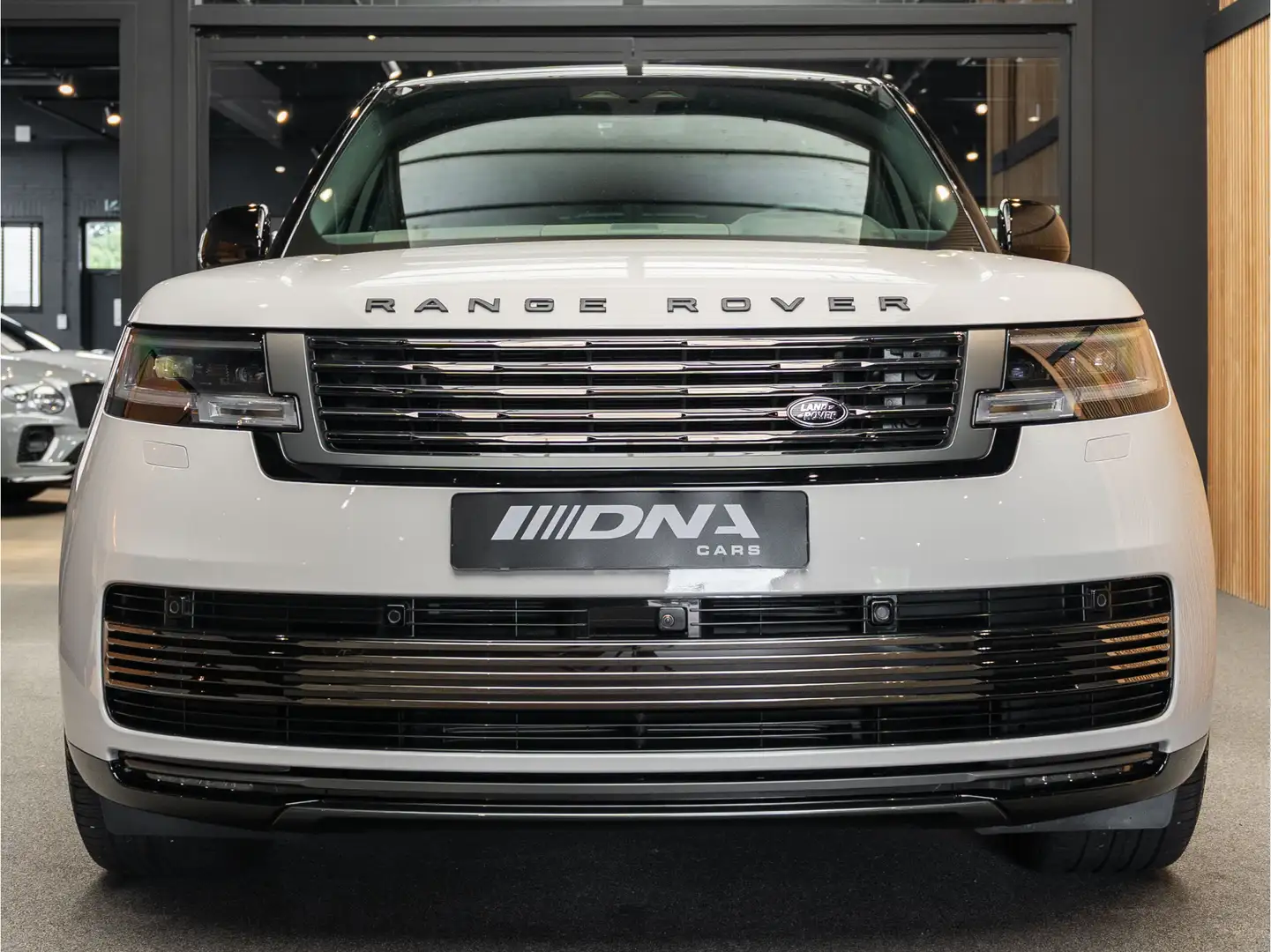 Land Rover Range Rover P550e SV Pano Ventilatie P550e SV PHEV Grau - 2