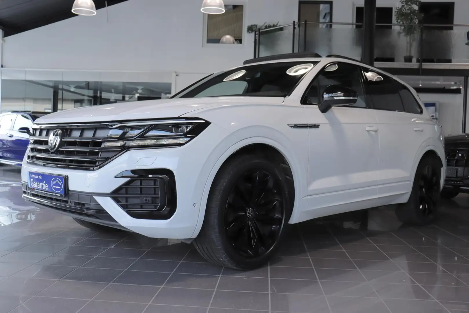 Volkswagen Touareg 3.0TDI 4Mot. R-LINE BLACK *VIRTUAL*PANO* Blanc - 2