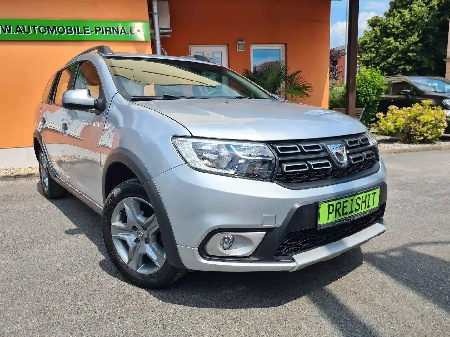 Dacia Logan MCV II Stepway TCe90 aus 1.HD+NAVI/PDC/AHK Silber - 1