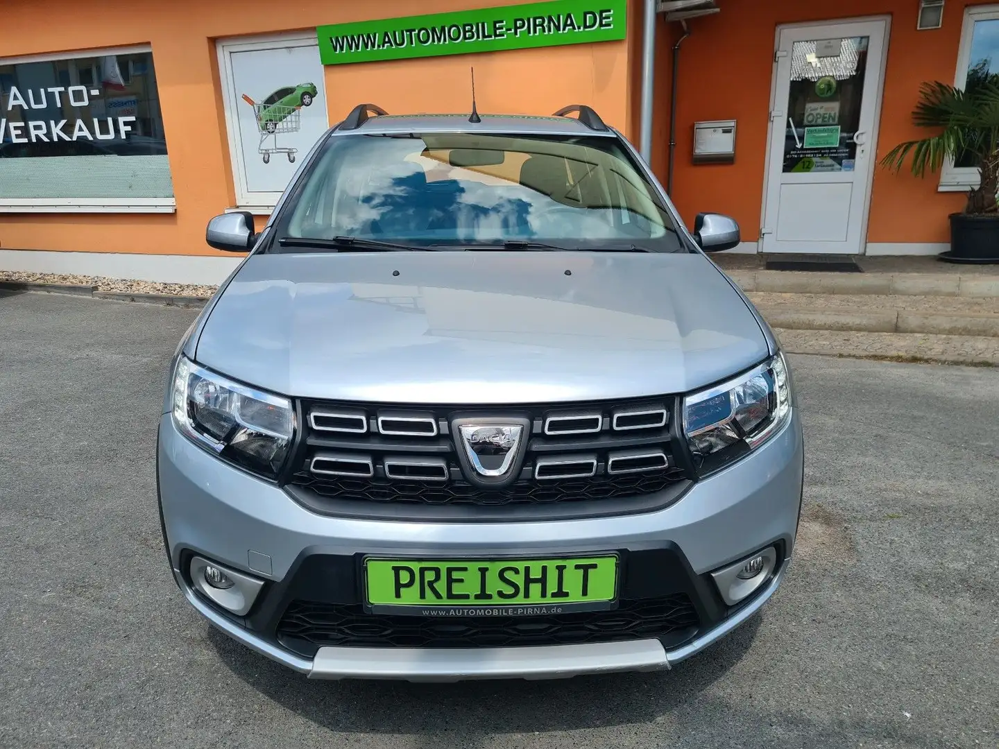 Dacia Logan MCV II Stepway TCe90 aus 1.HD+NAVI/PDC/AHK Silber - 2
