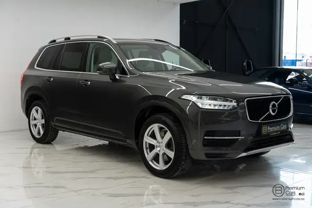 Volvo XC90 view 5