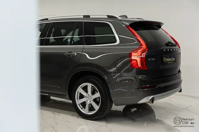 Volvo XC90 view 11