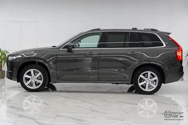 Volvo XC90 view 8