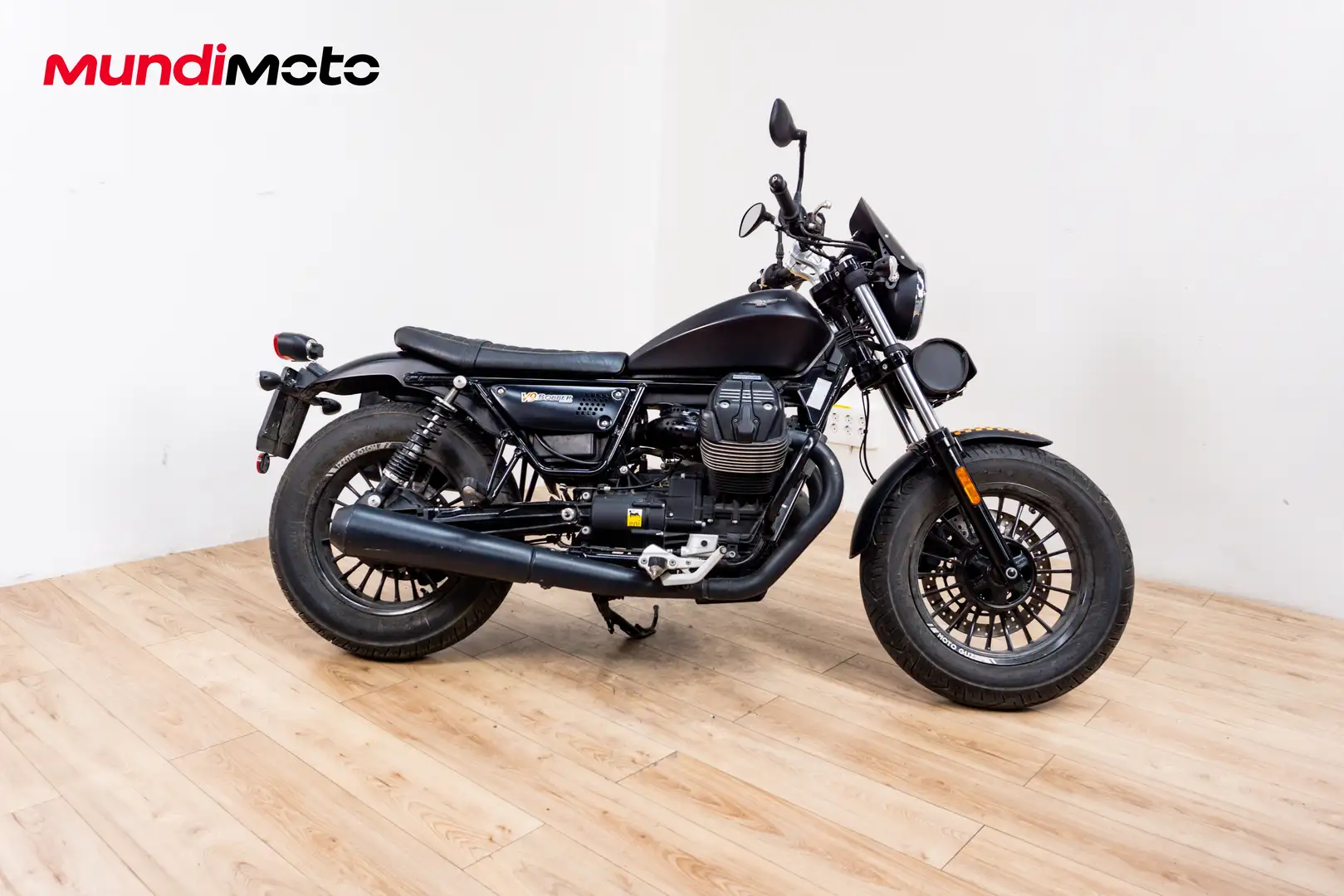 Moto Guzzi V 9 - 1