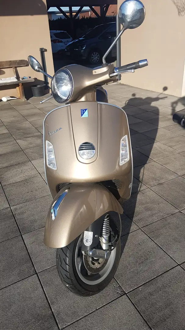 Vespa GTS 300 Bronze - 1