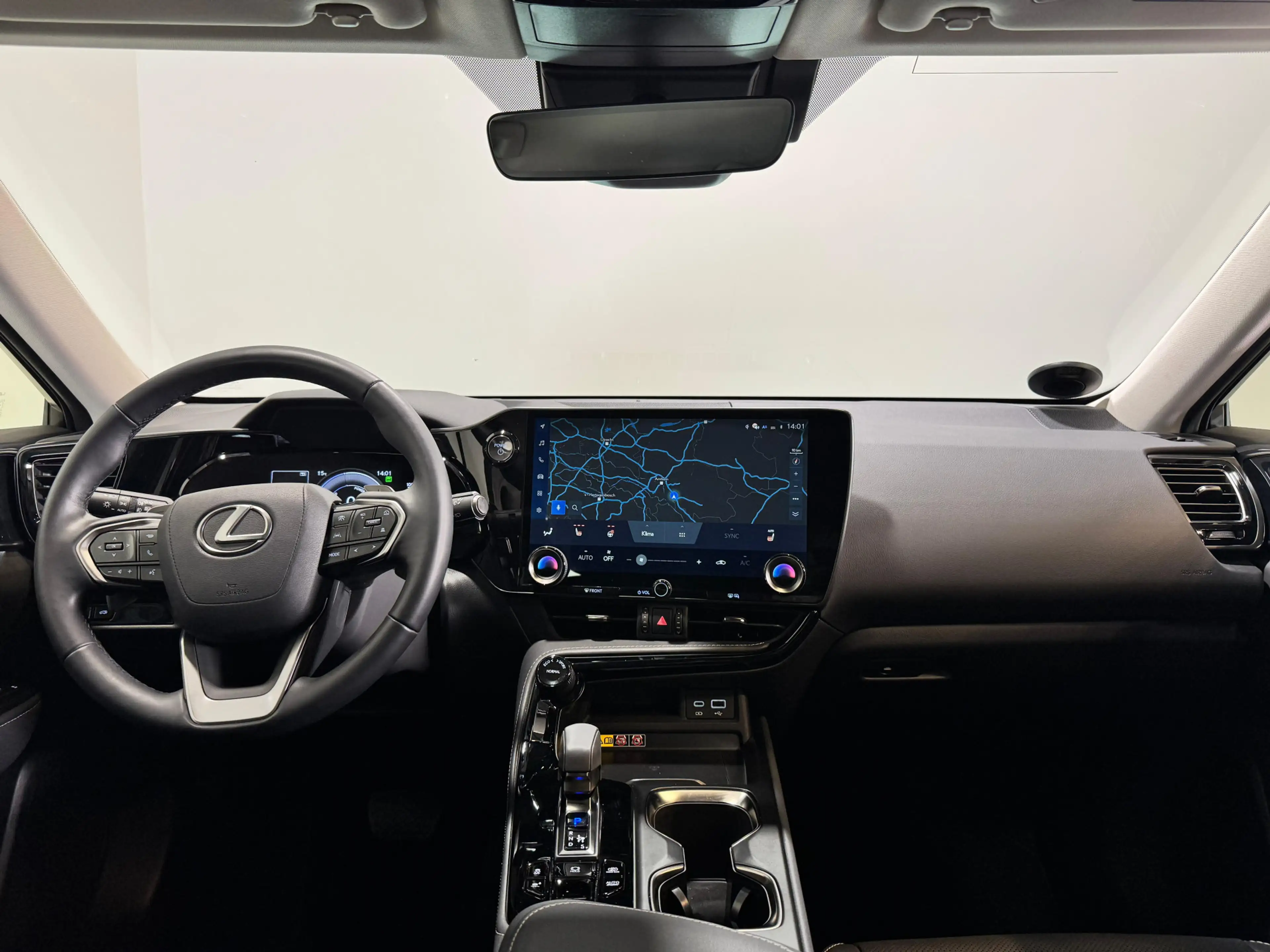 Lexus NX 450h+ AWD Luxury Line | Trekhaak | Stuur -en stoelverwar — photo 2