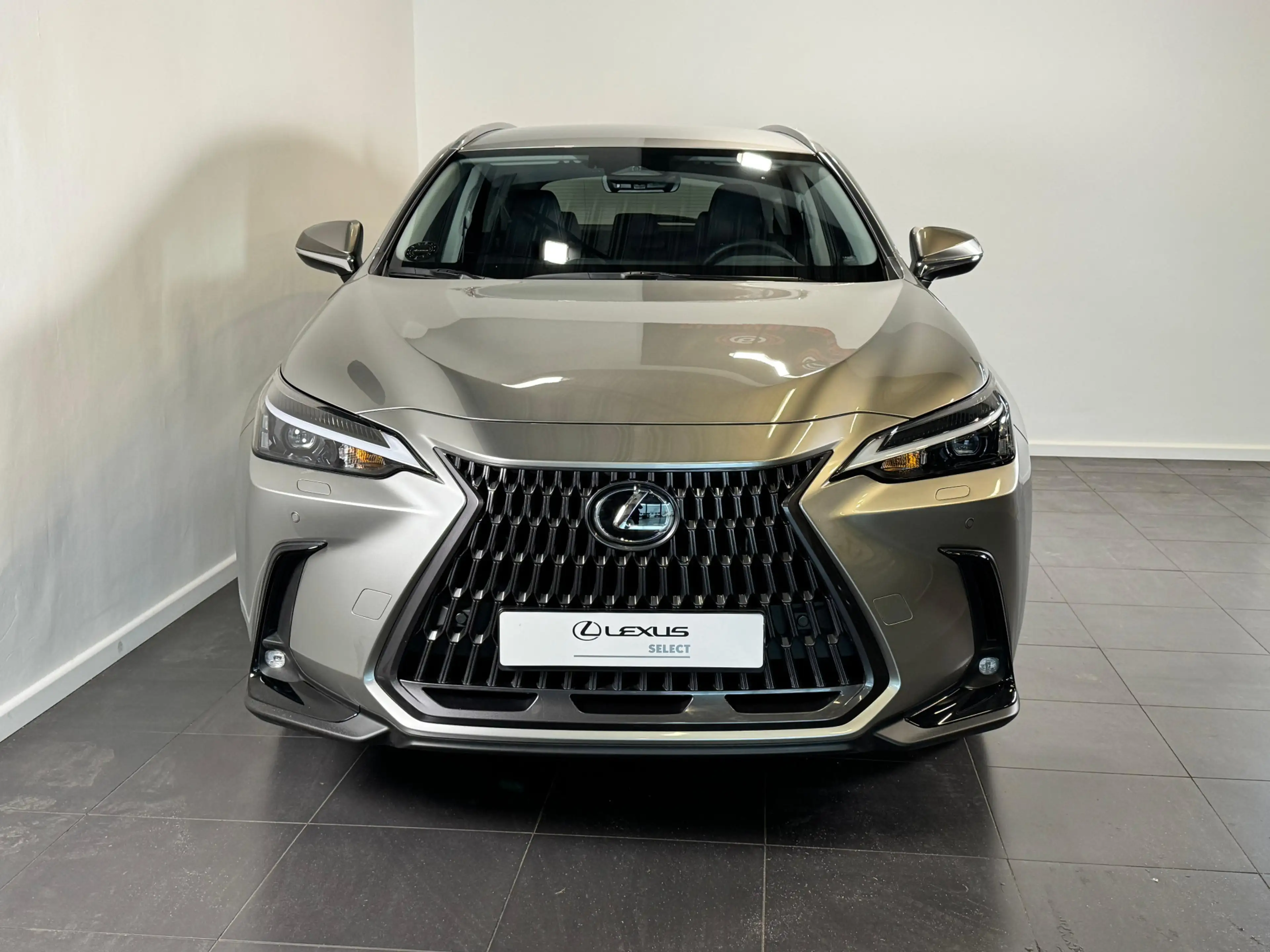 Lexus NX 450h+ AWD Luxury Line | Trekhaak | Stuur -en stoelverwar — photo 4