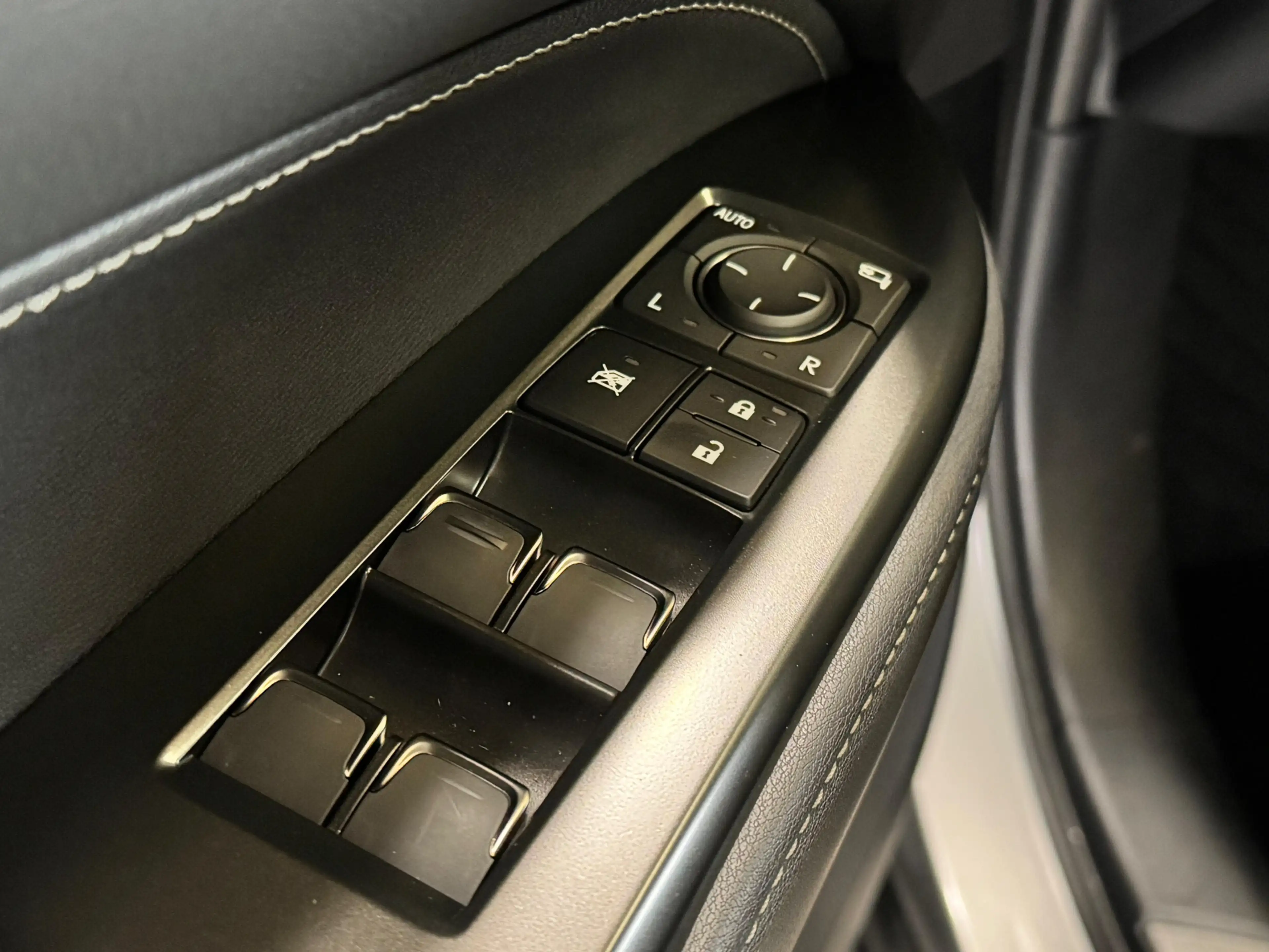 Lexus NX 450h+ AWD Luxury Line | Trekhaak | Stuur -en stoelverwar — photo 13