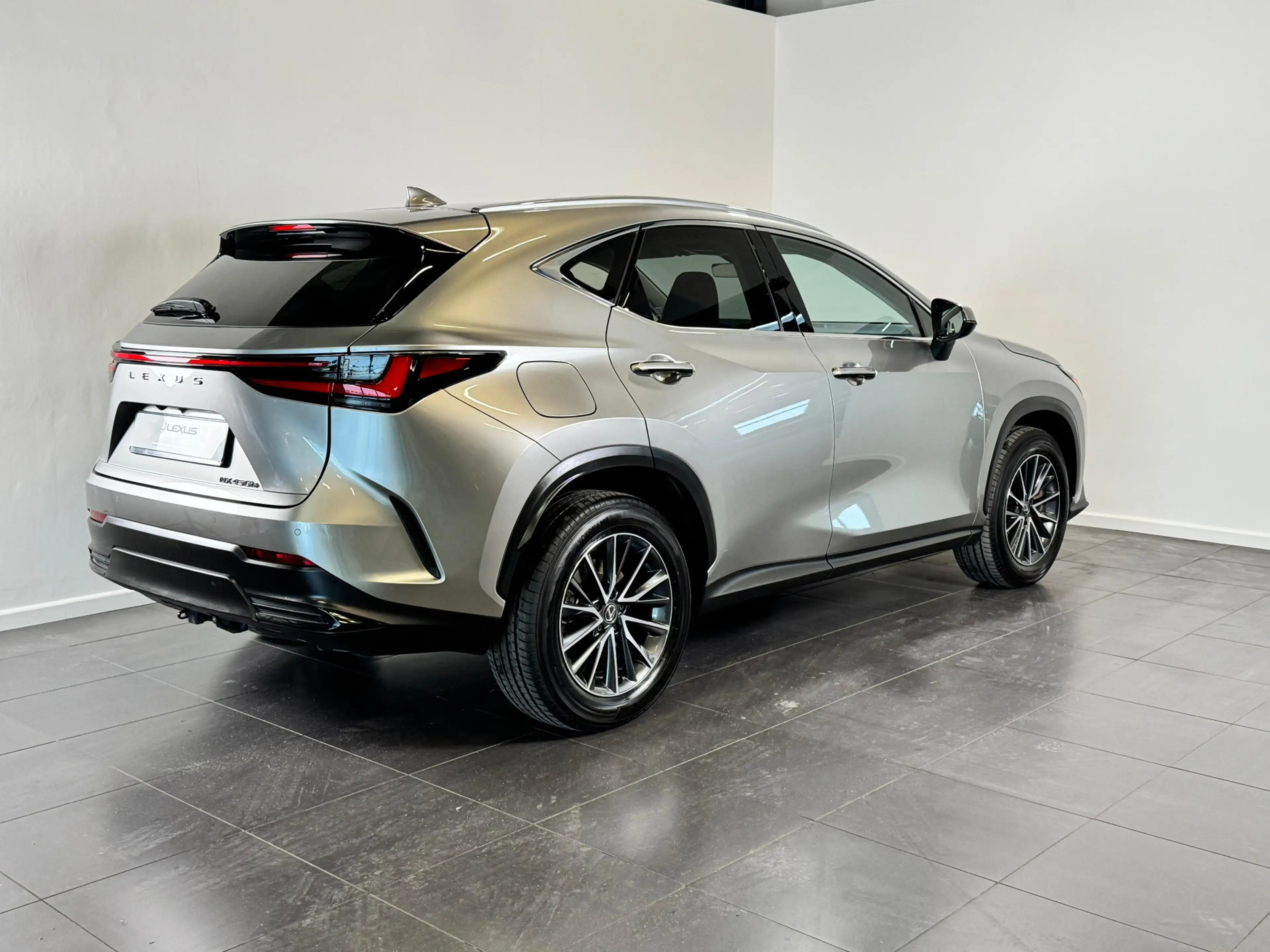 Lexus NX 450h+ AWD Luxury Line | Trekhaak | Stuur -en stoelverwar — photo 3