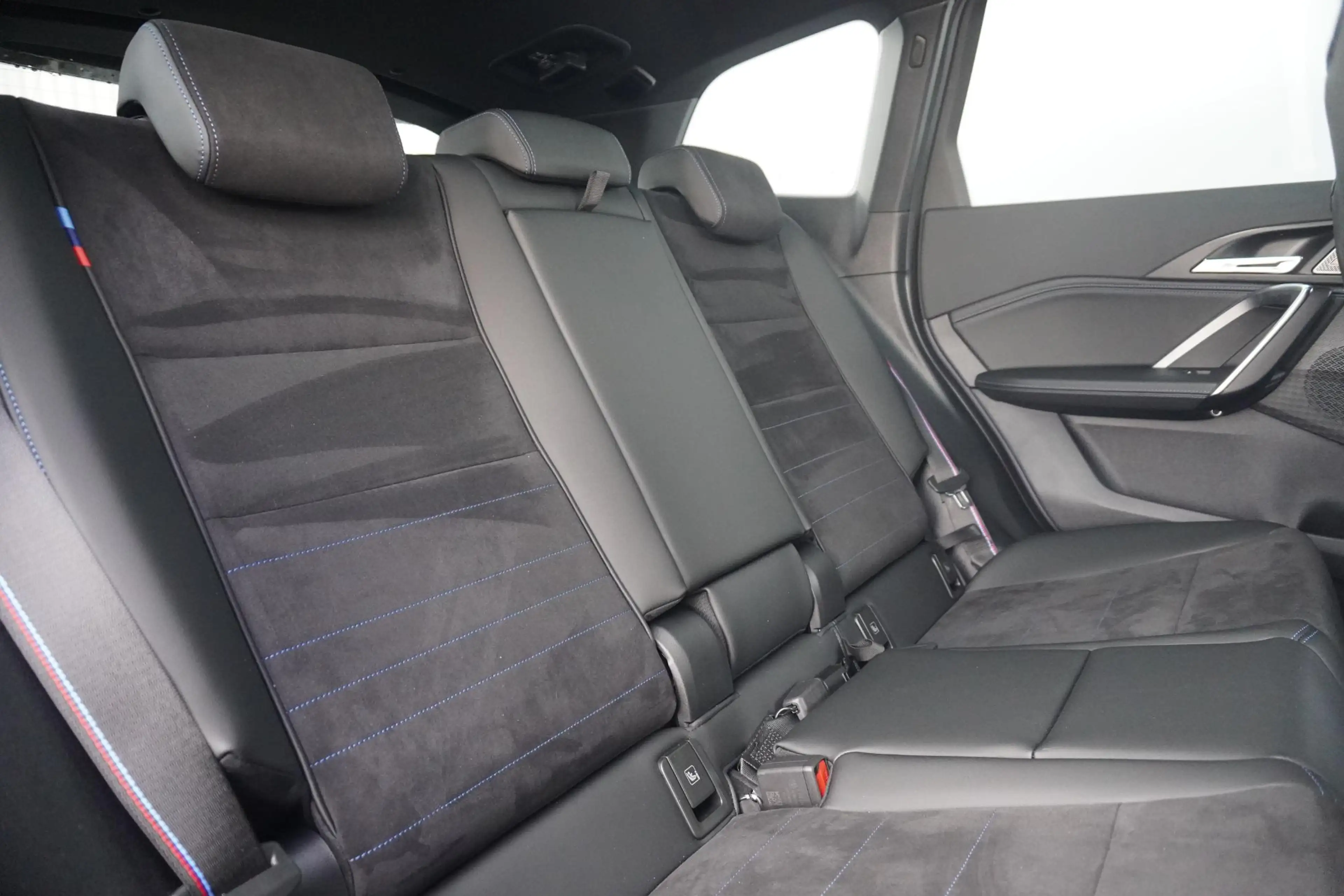 BMW X1 xDrive25e | — photo 9