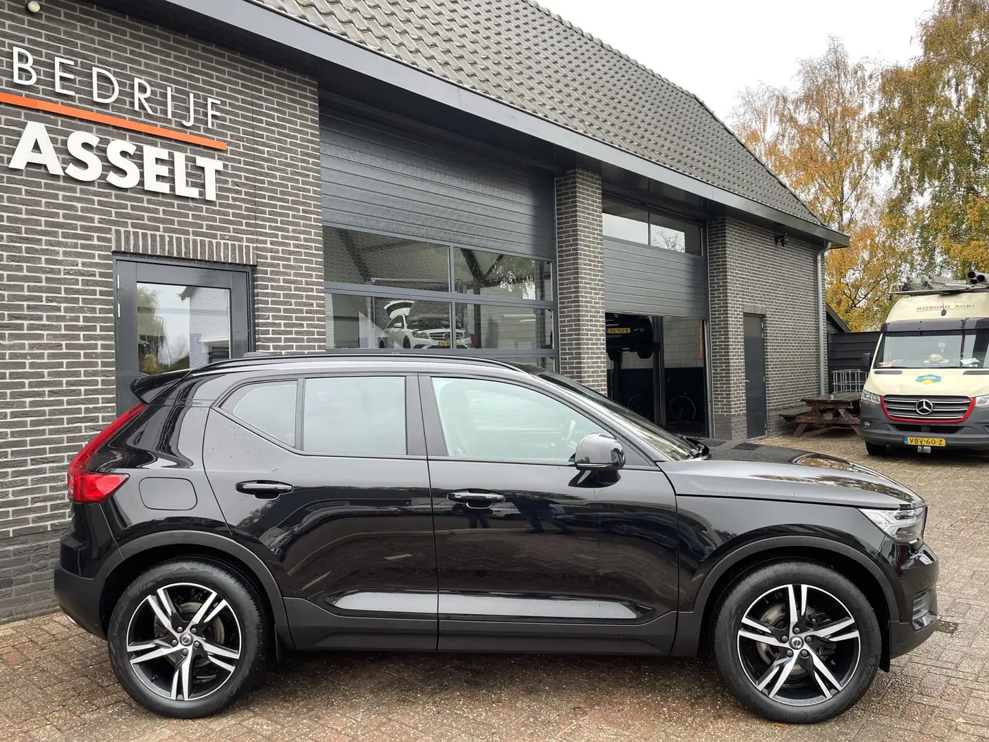 Volvo XC40 2.0 T4 R-Design Harman Kardon , Navi , Camera Noir - 2