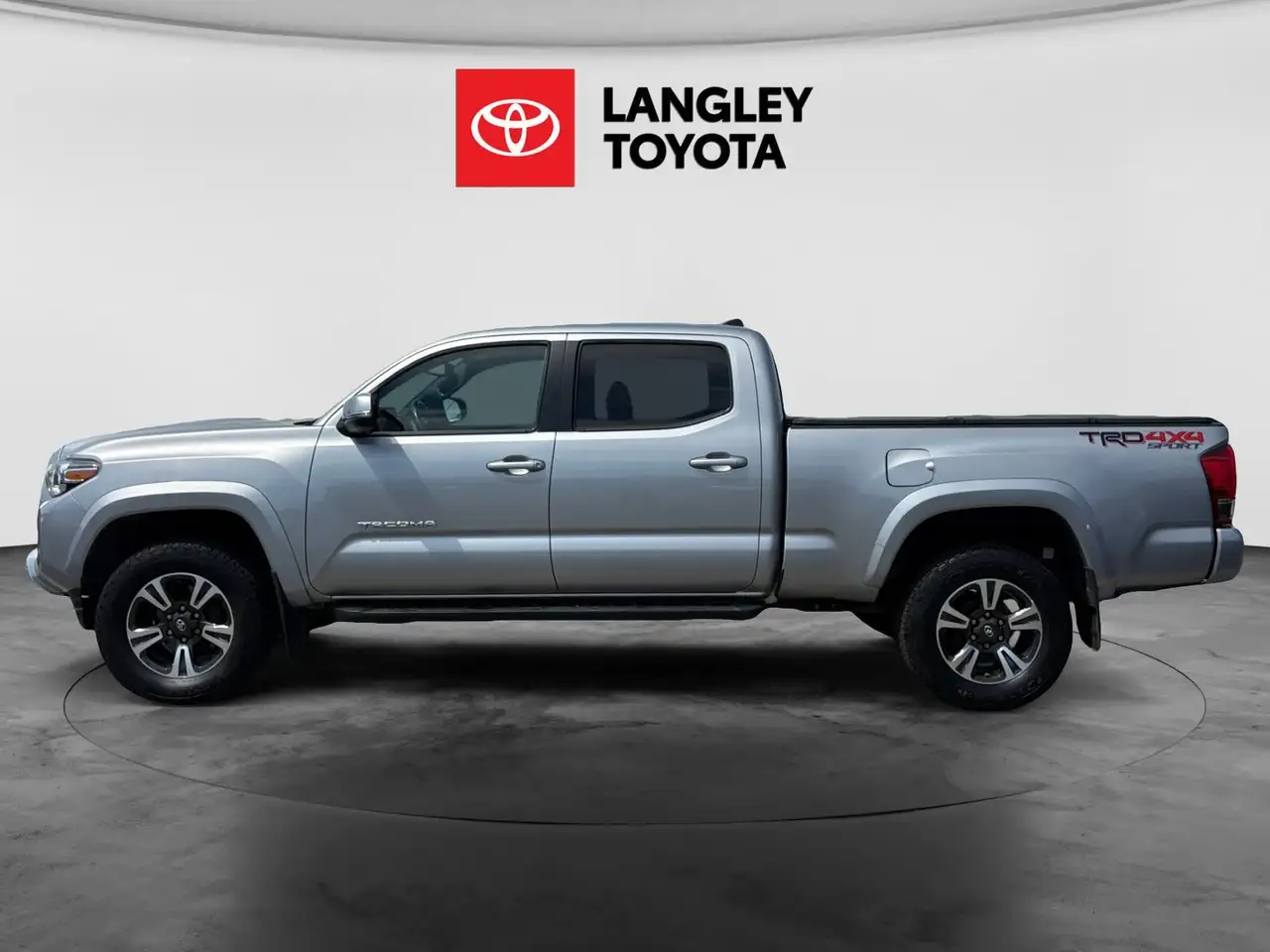 Toyota Tacoma photo Toyota Tacoma