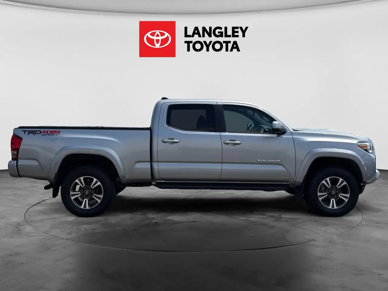 Toyota Tacoma photo Toyota Tacoma