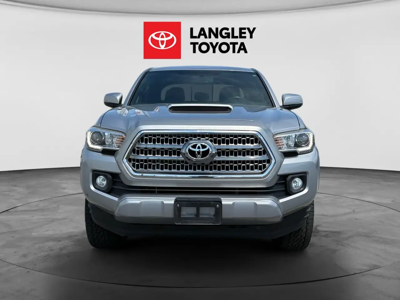 Toyota Tacoma photo Toyota Tacoma