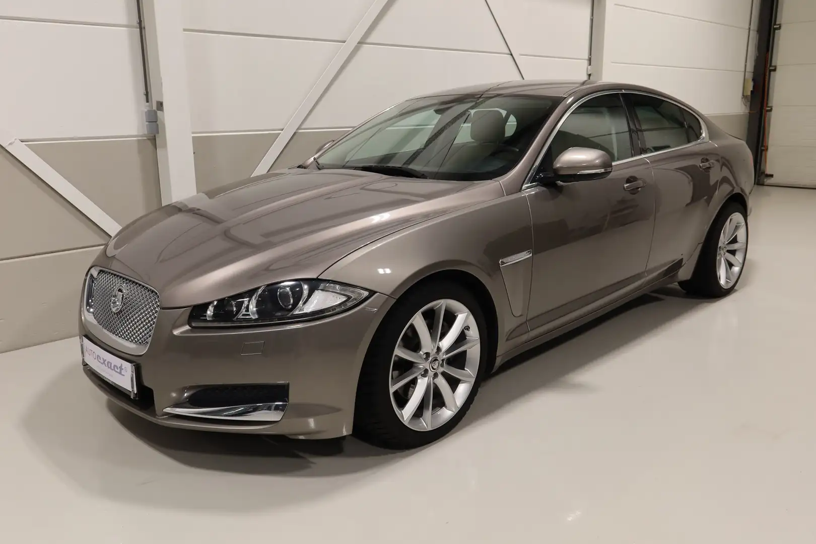 Jaguar XF 3.0 V6 Luxury - Facelift Gris - 2