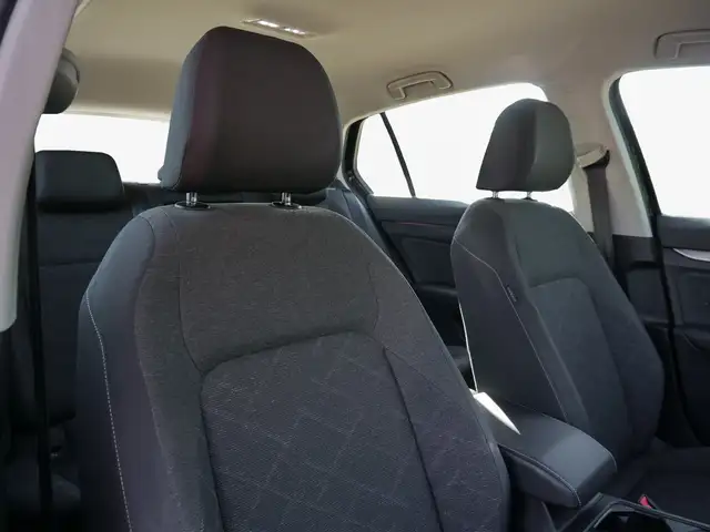 Volkswagen Golf view 10