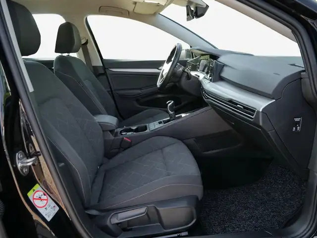 Volkswagen Golf view 4