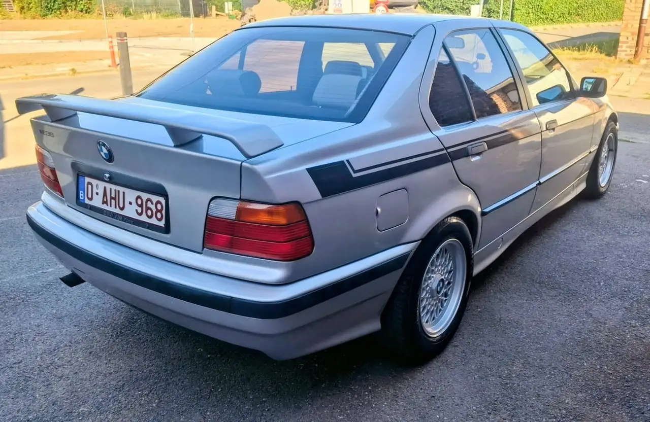 BMW 320i, foto 5