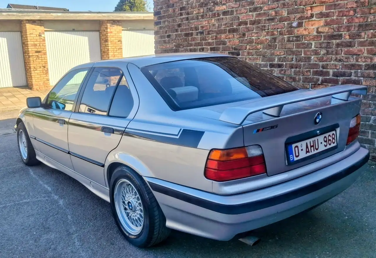 BMW 320i, foto 3