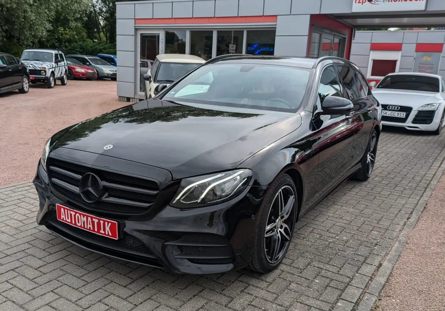 Mercedes-Benz E 220 E 220 d (213.204) Schwarz - 2