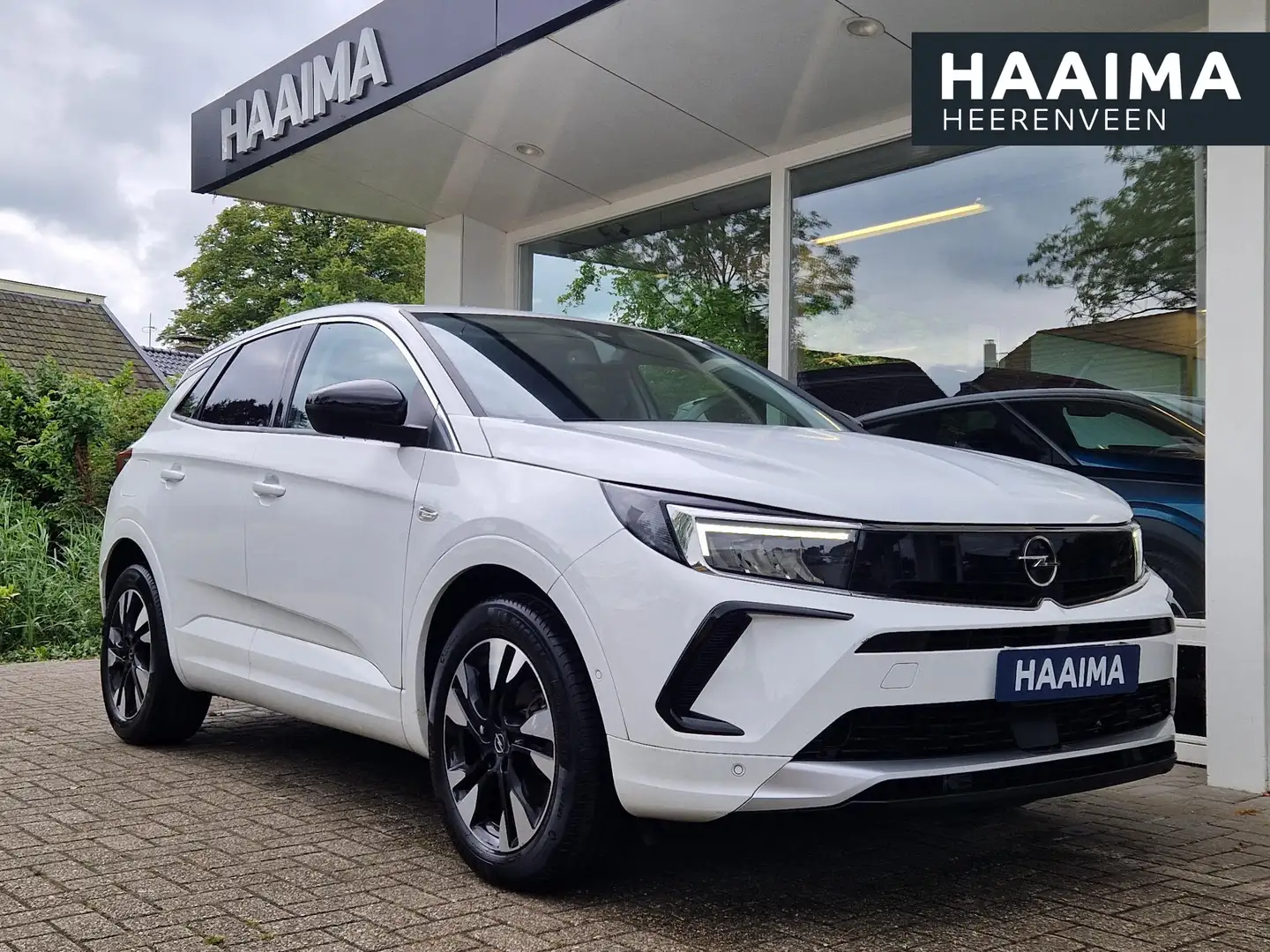 Opel Grandland 1.2 Turbo Business Elegance | Navigatie via APP | Wit - 1