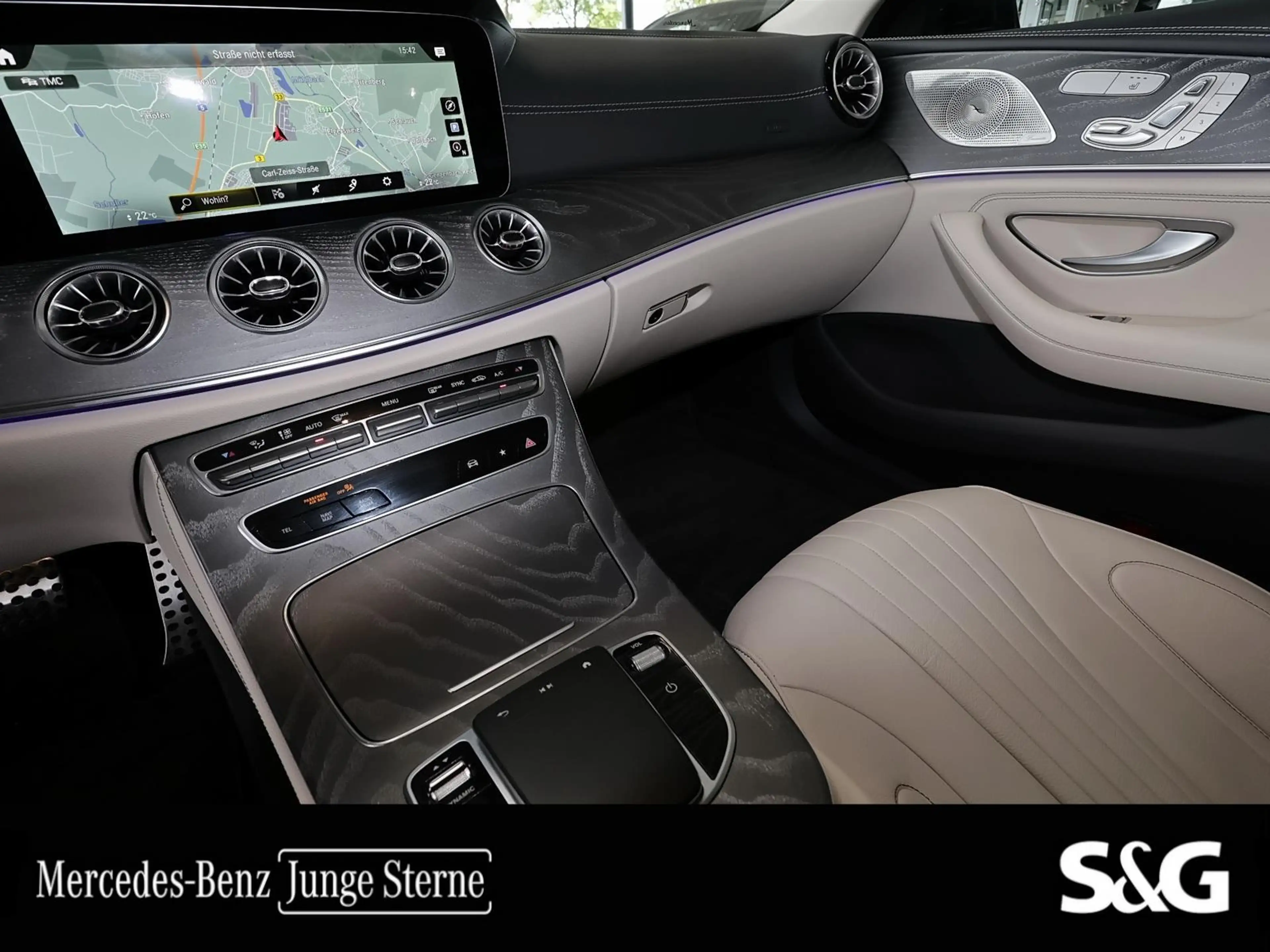 Mercedes-Benz CLS 300 d 4M AMG M-LED+360°+20+Sitzh.+MBUX — photo 12