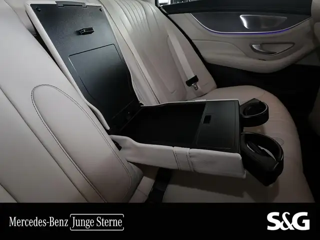 Mercedes-Benz CLS view 10