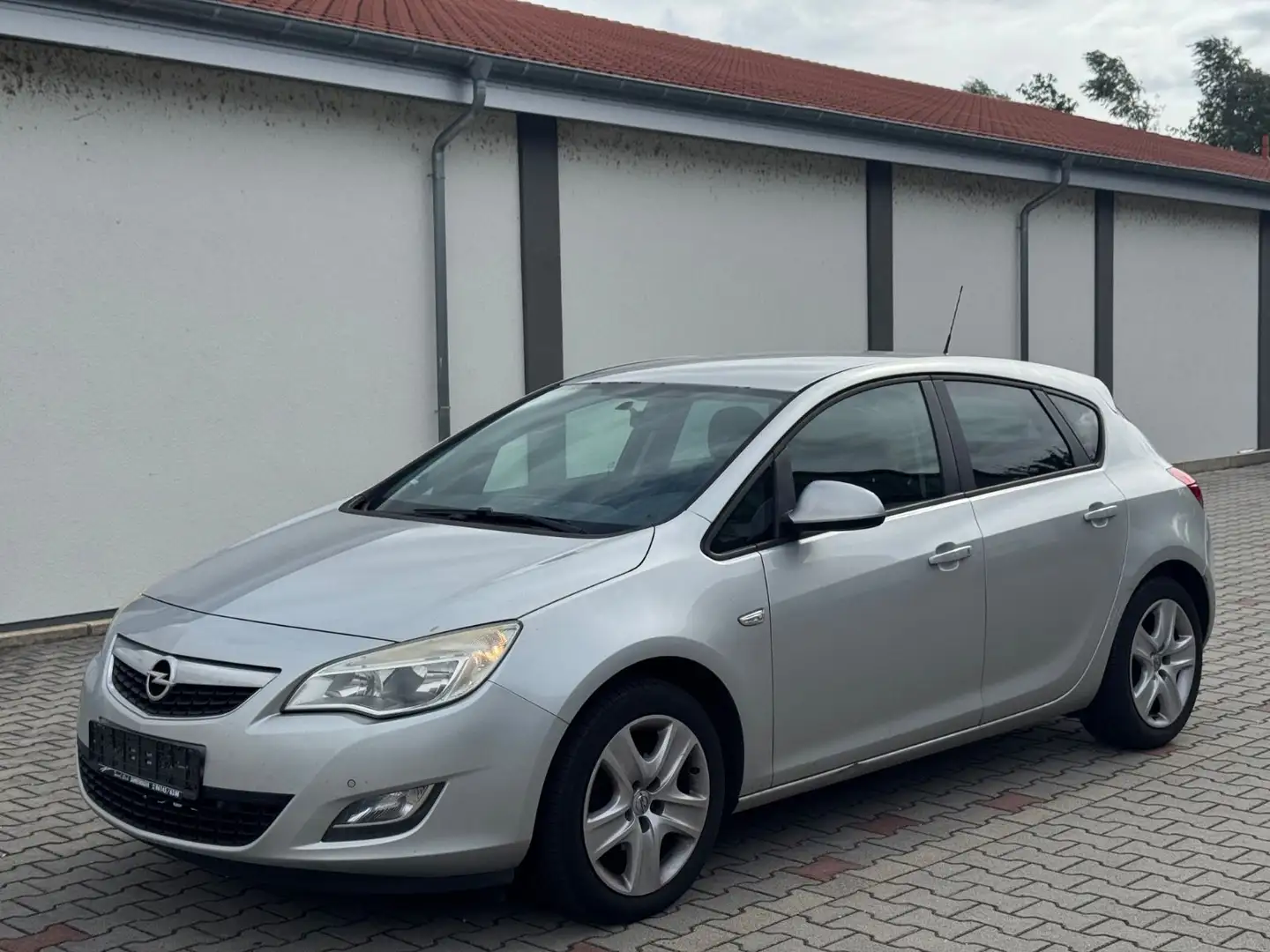 Opel Astra J Design Edition PDC*Tempomat*SHZ und LHZ Argent - 1
