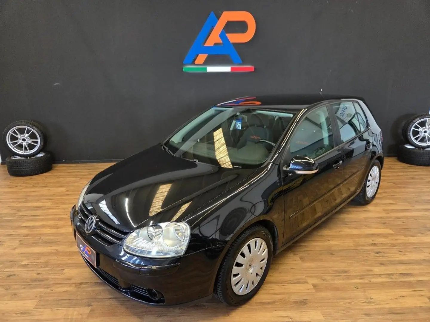 Volkswagen Golf 1.9 TDI DPF 5p. Sportline Nero - 2