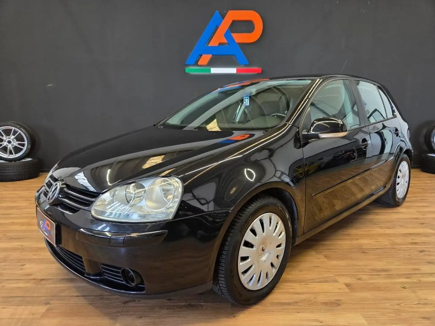 Volkswagen Golf 1.9 TDI DPF 5p. Sportline Nero - 1