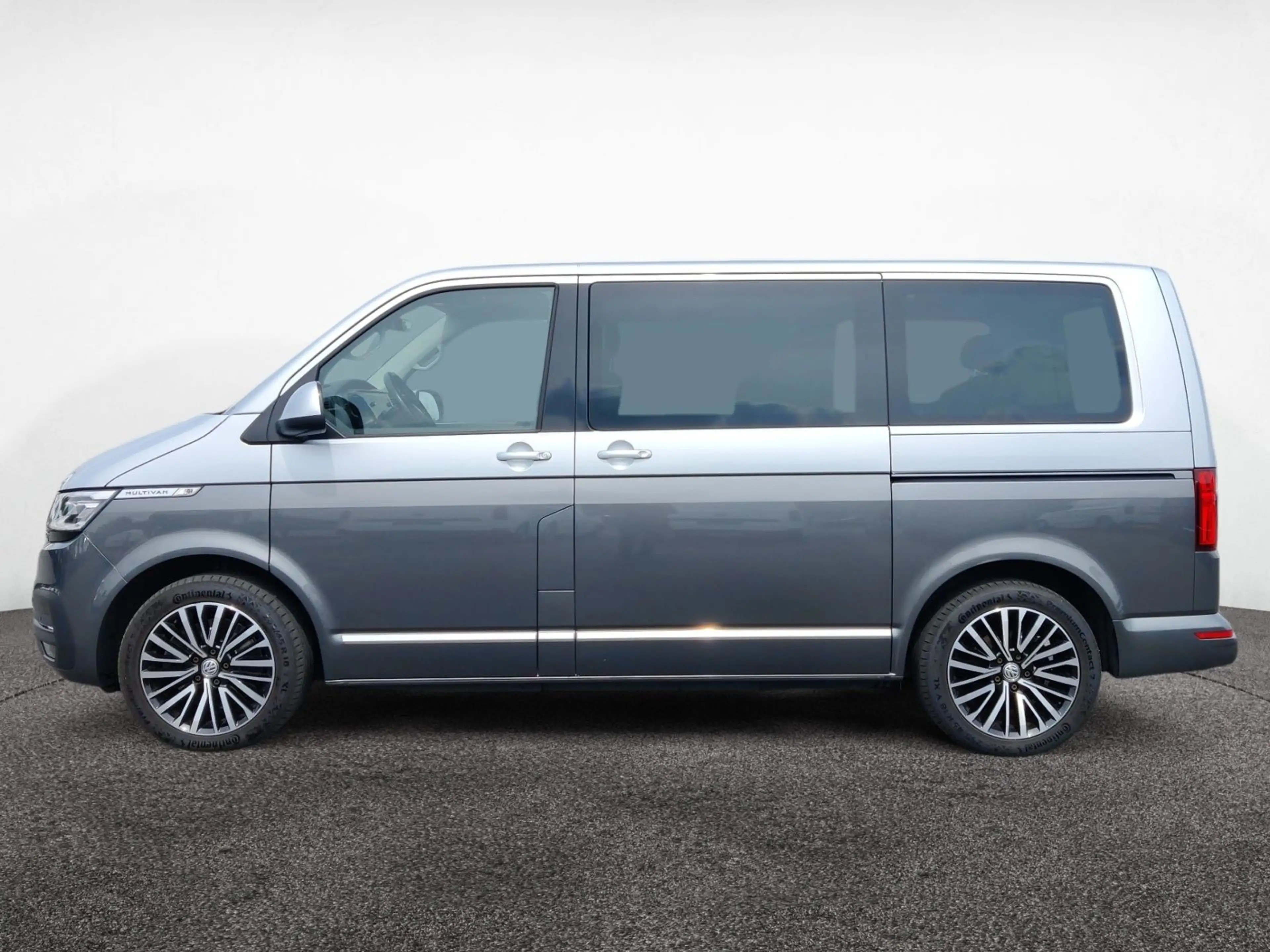 Volkswagen T6.1 Multivan 2.0 TDI DSG 4Motion — photo 2