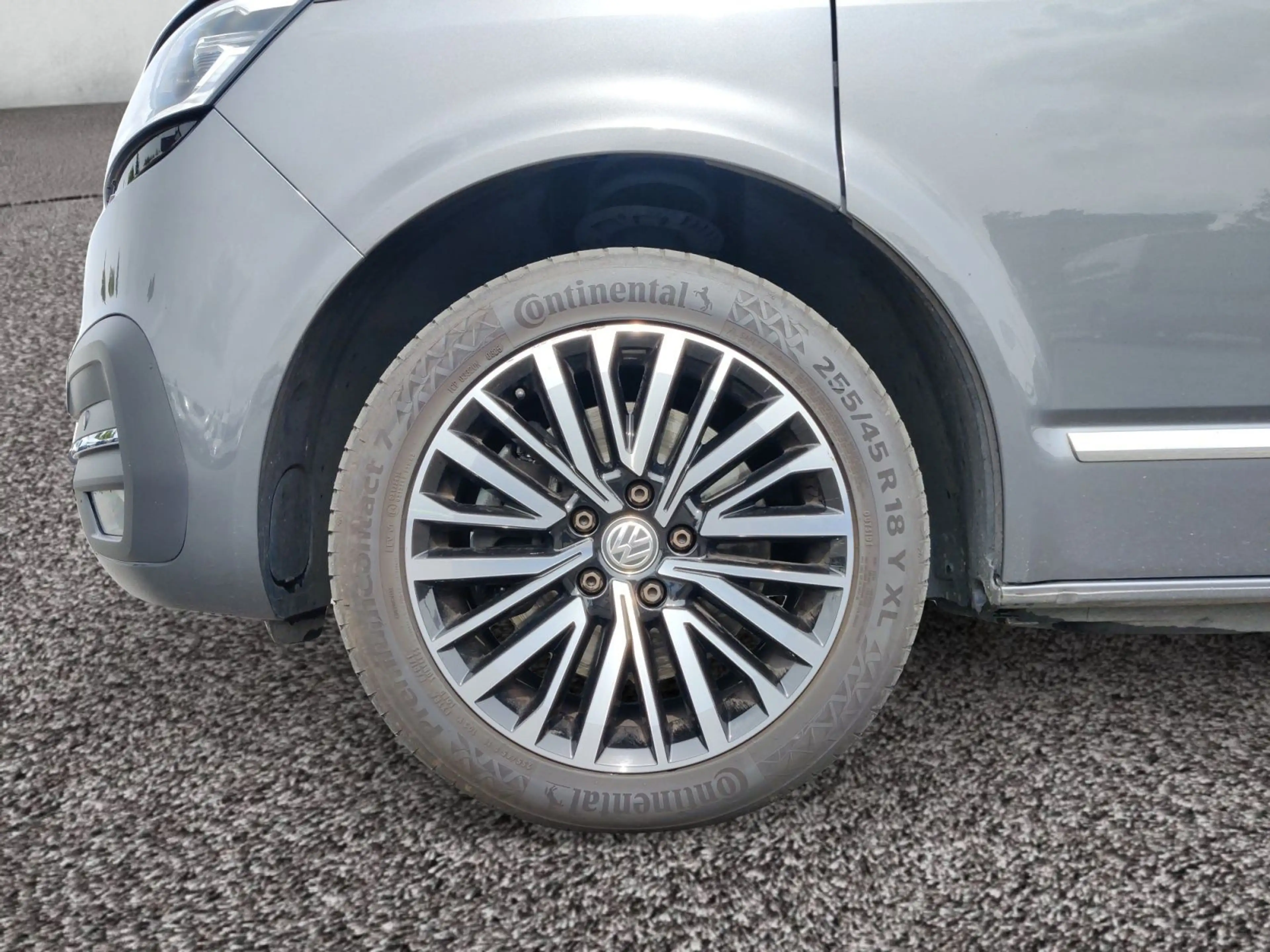 Volkswagen T6.1 Multivan 2.0 TDI DSG 4Motion — photo 9