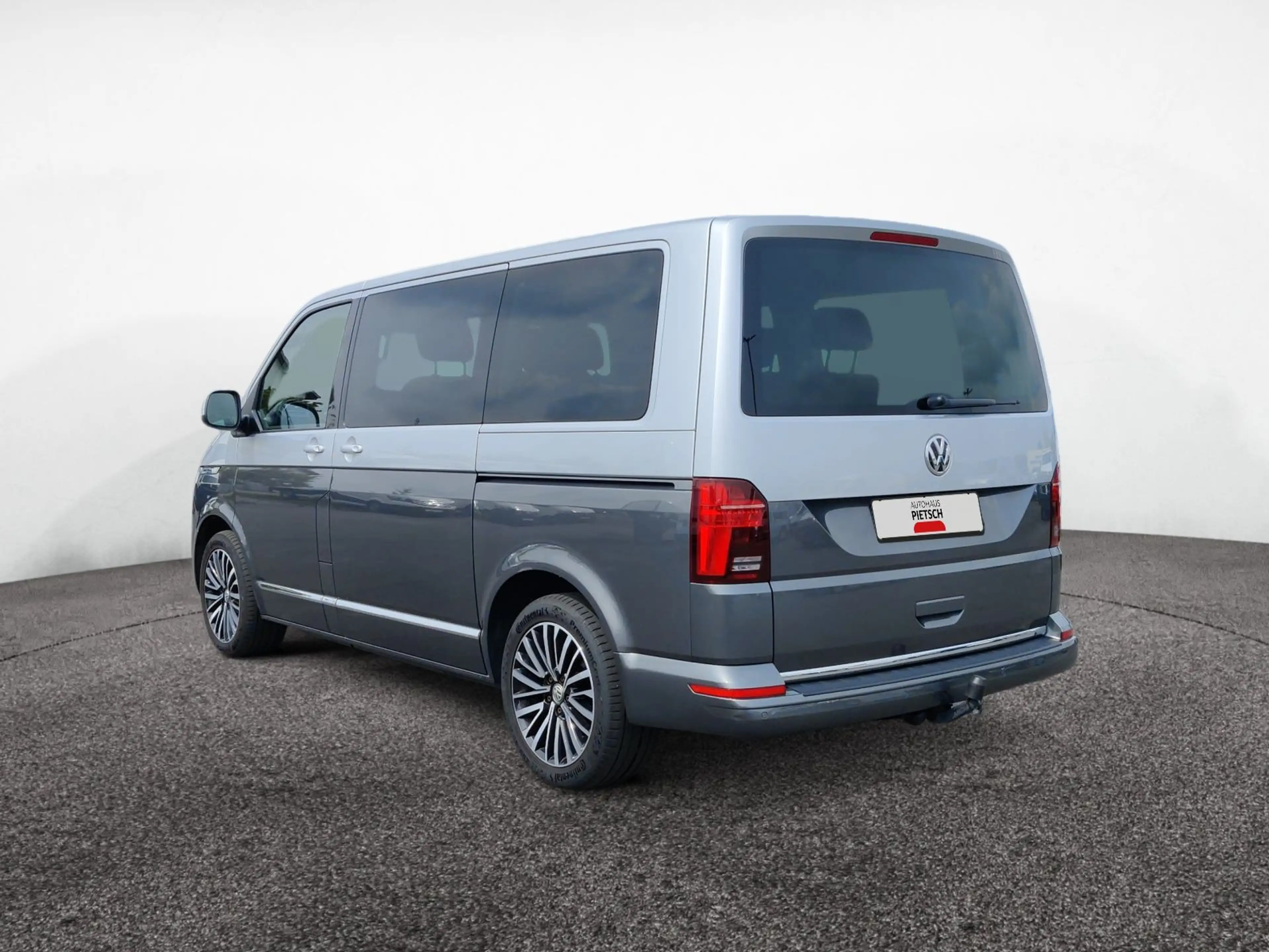 Volkswagen T6.1 Multivan 2.0 TDI DSG 4Motion — photo 3