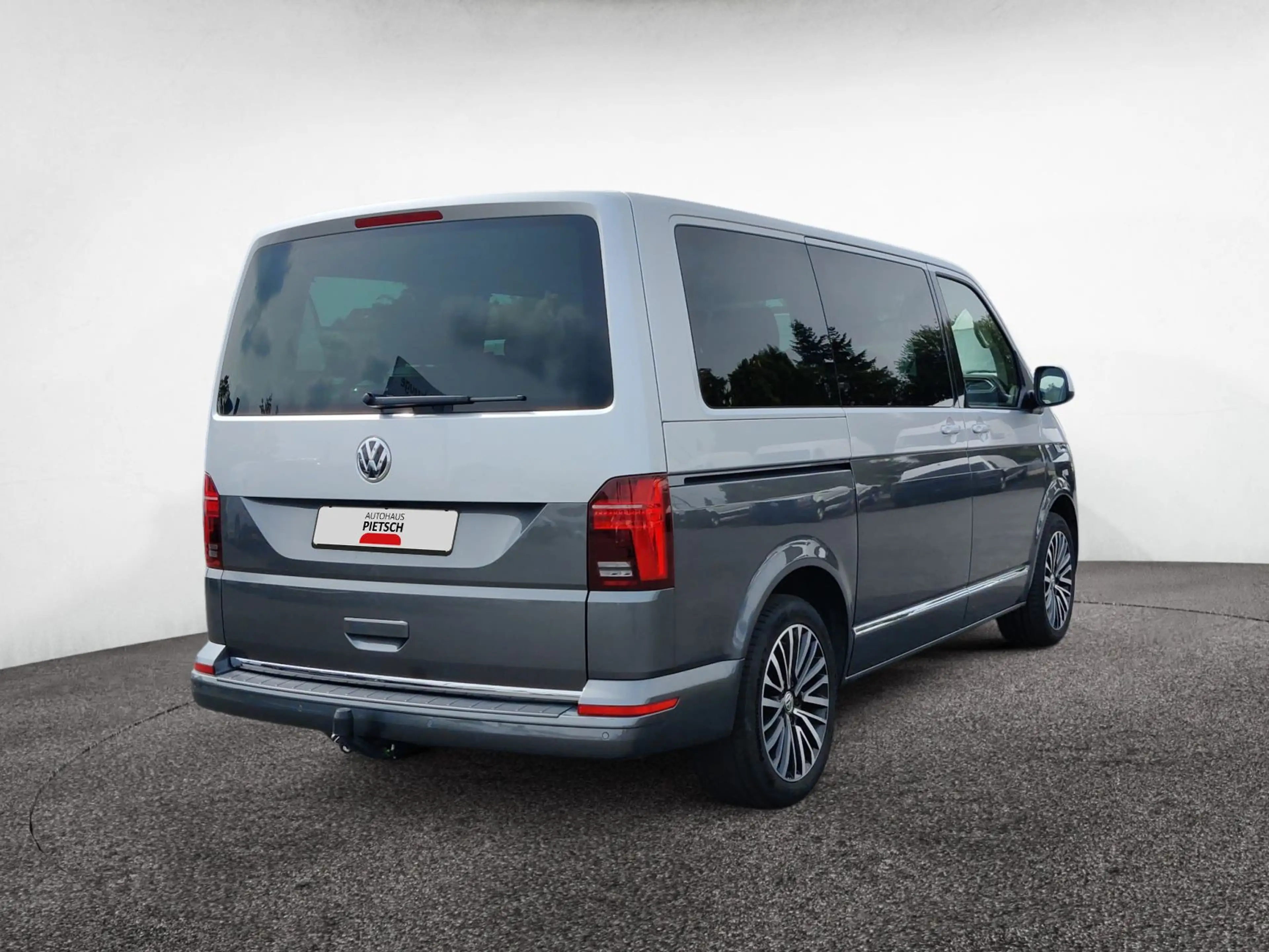 Volkswagen T6.1 Multivan 2.0 TDI DSG 4Motion — photo 5