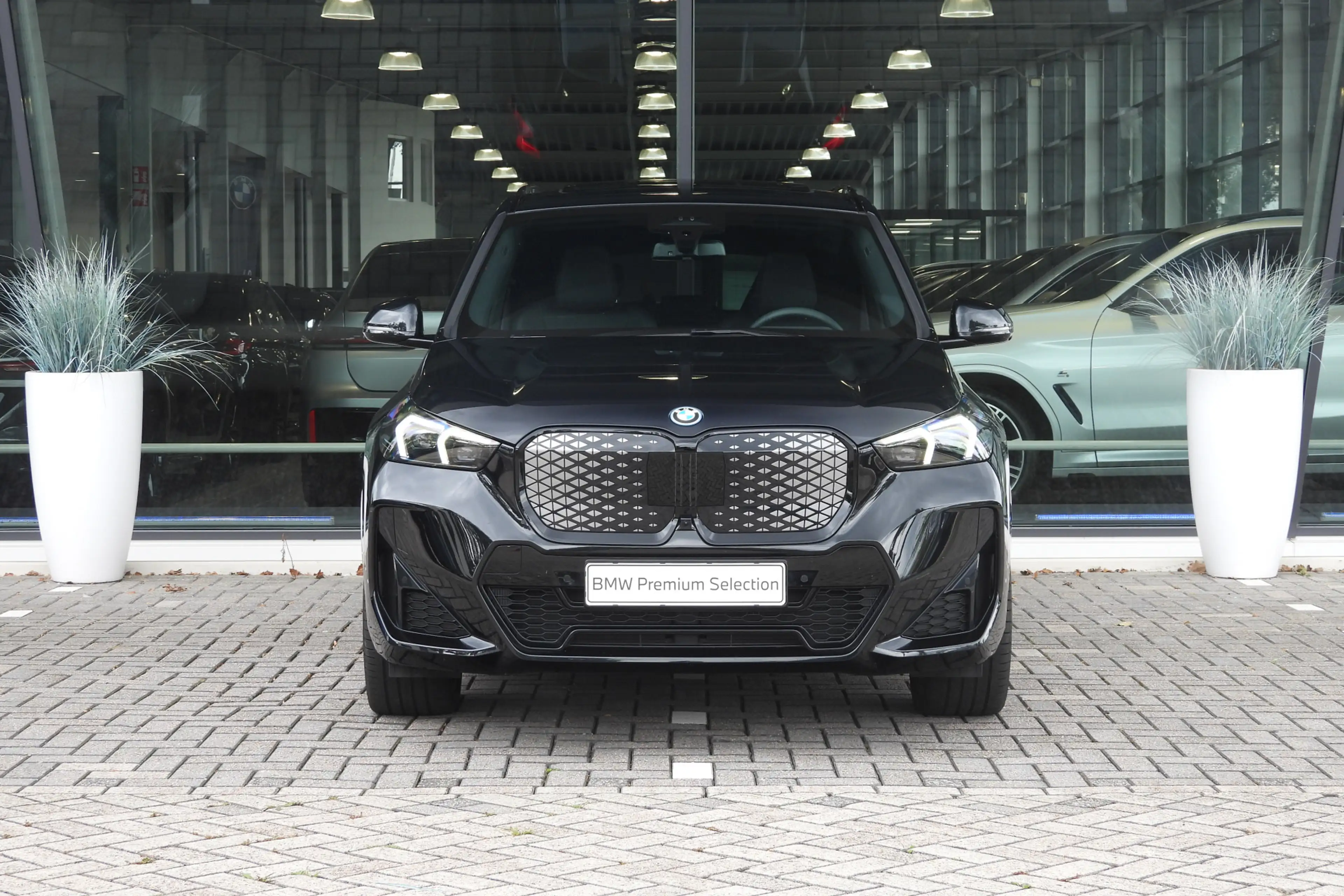 BMW iX1 eDrive20 M Sport / Trekhaak / Panoramadak / Sports — photo 10
