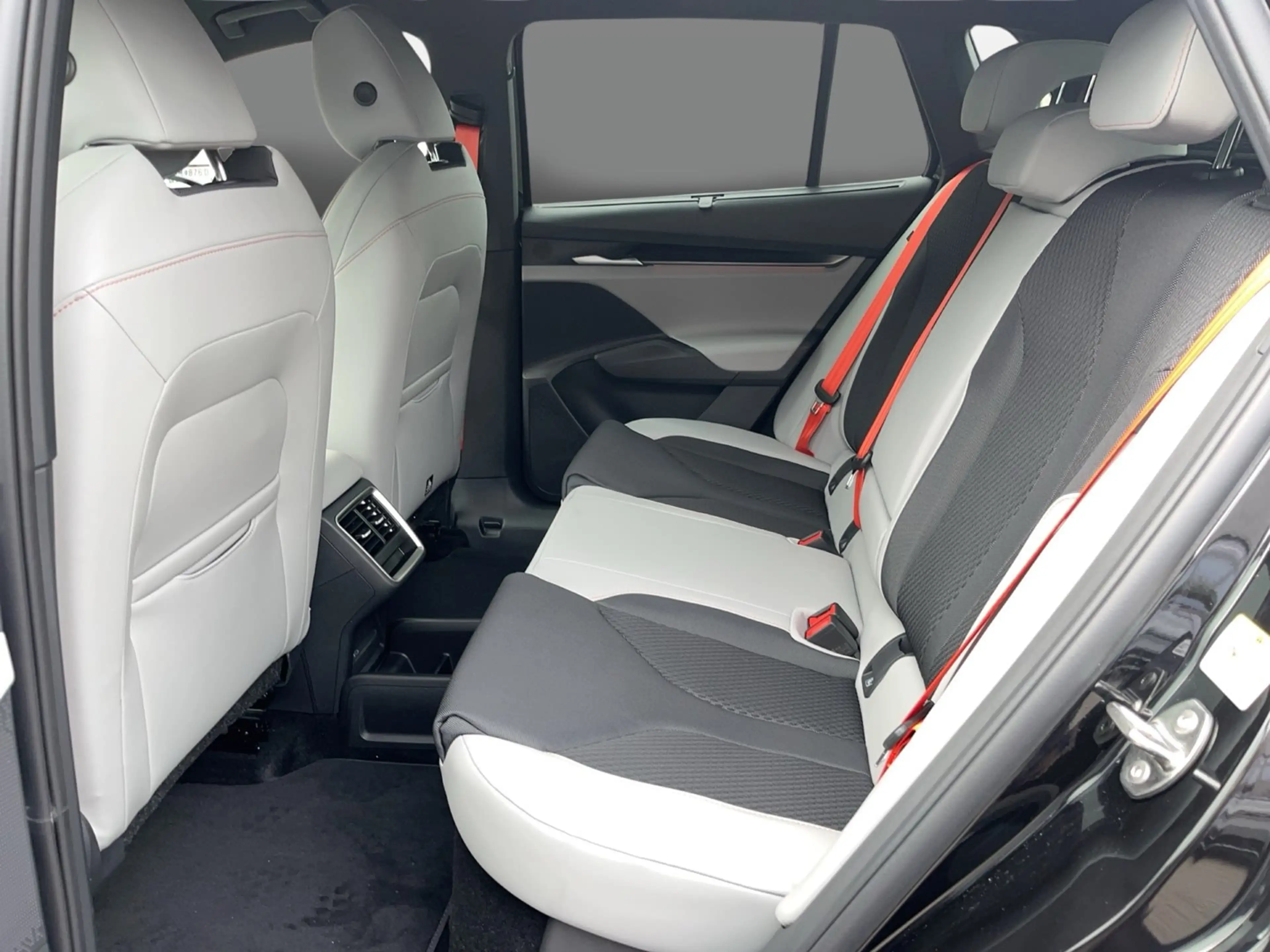 Skoda Elroq Selection 85 — photo 12