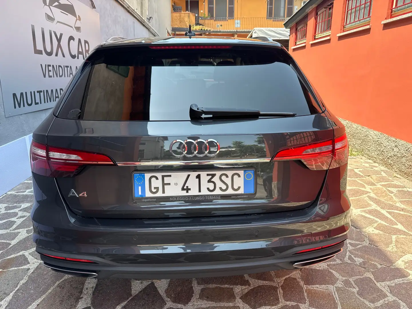 Audi A4 Avant 30 2.0 tdi mhev Business Advanced 136cv s-tr Grigio - 2