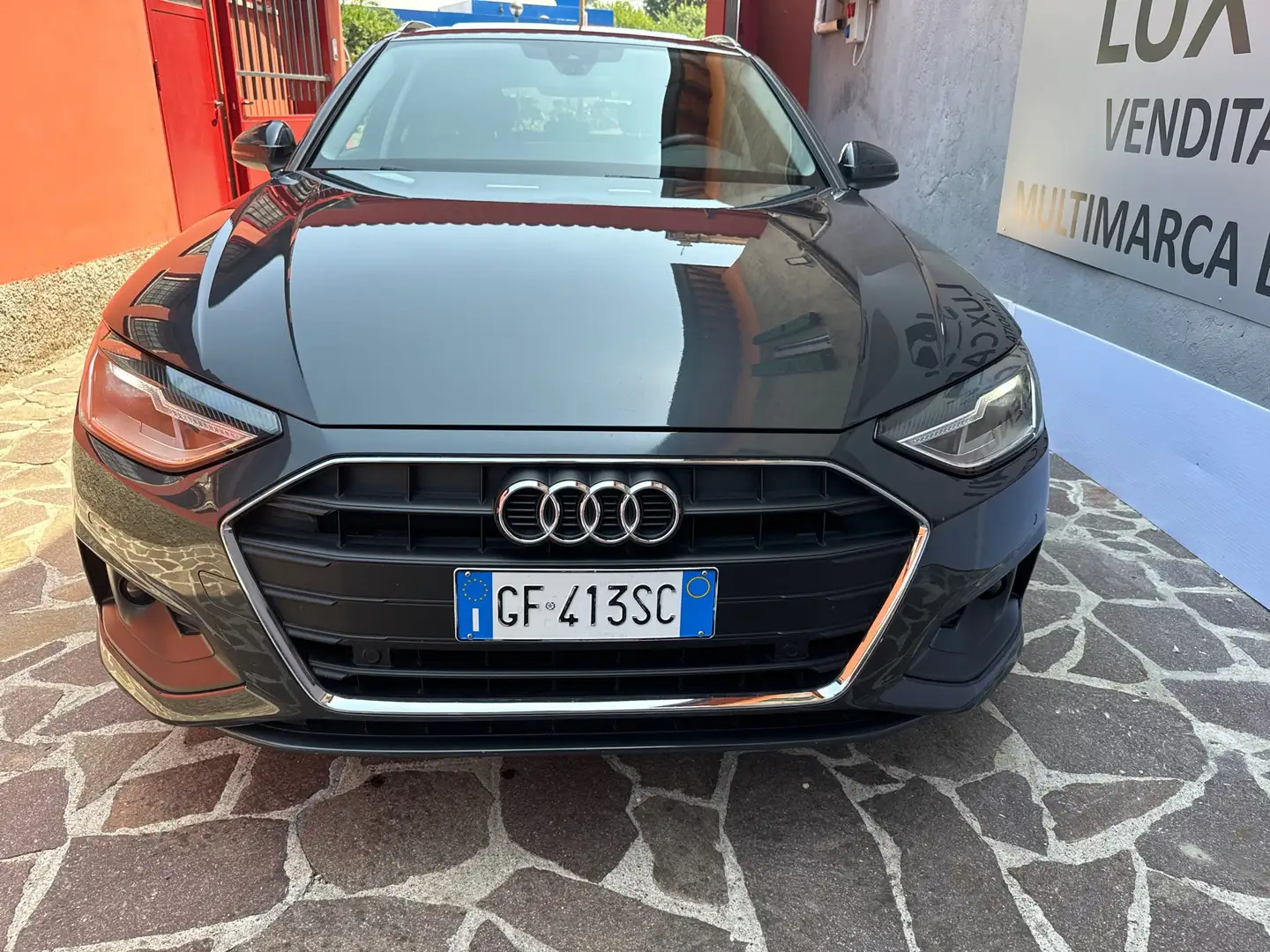 Audi A4 Avant 30 2.0 tdi mhev Business Advanced 136cv s-tr Grigio - 1
