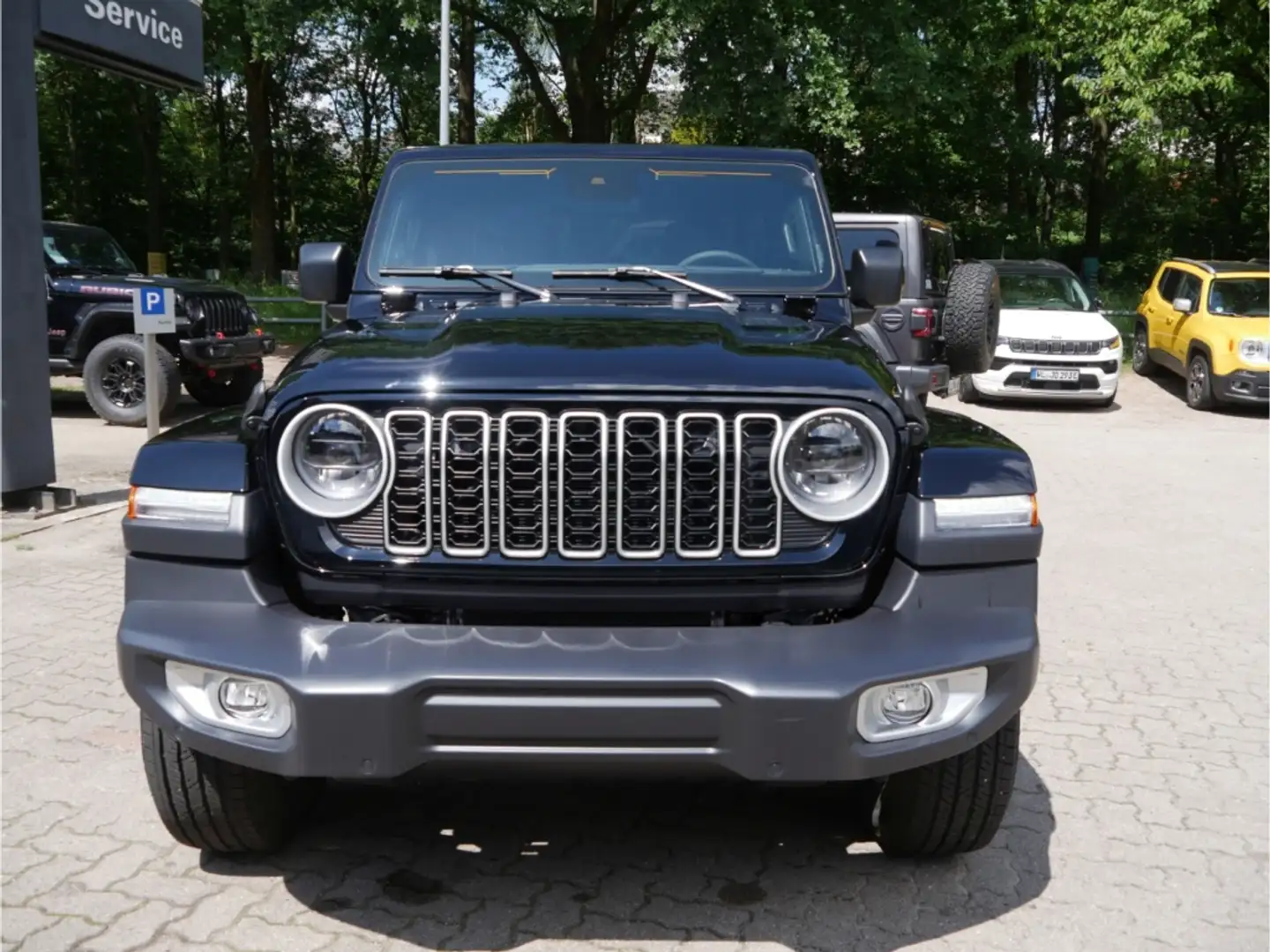 Jeep Wrangler Unlimited MY24 Sahara Hardtop Schwarz - 2