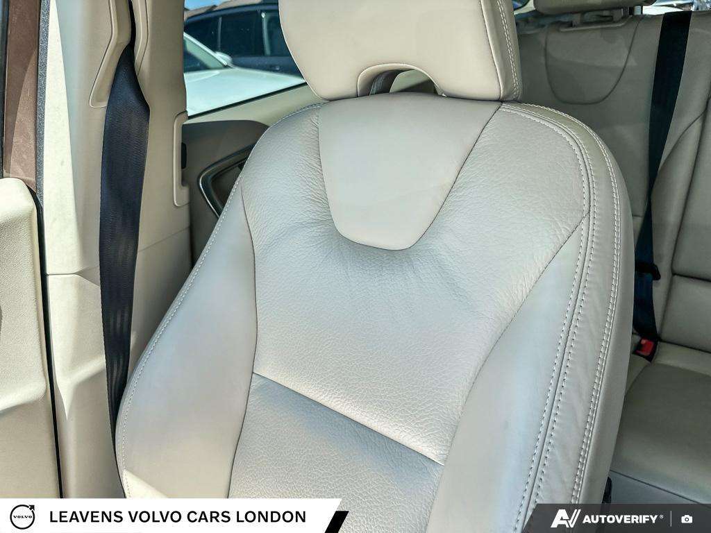 2012 Volvo XC60 T6 | Local Trade | Safety Certified | Heated Seats thumb 18