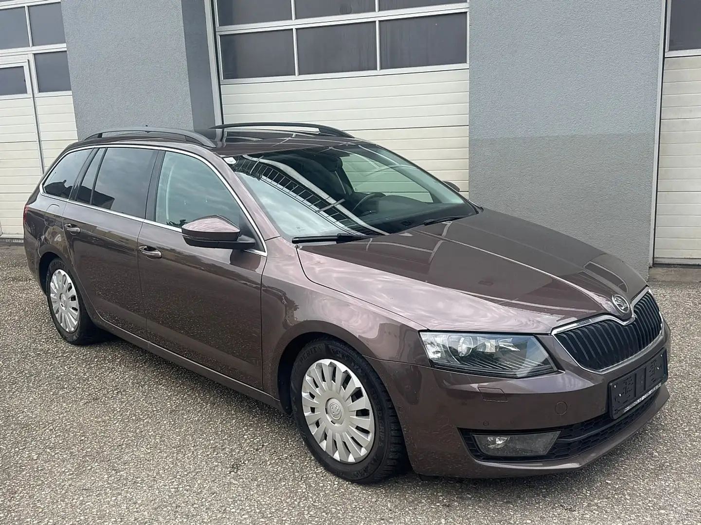 Skoda Octavia Combi 2,0 Elegance TDI DSG Marrone - 1