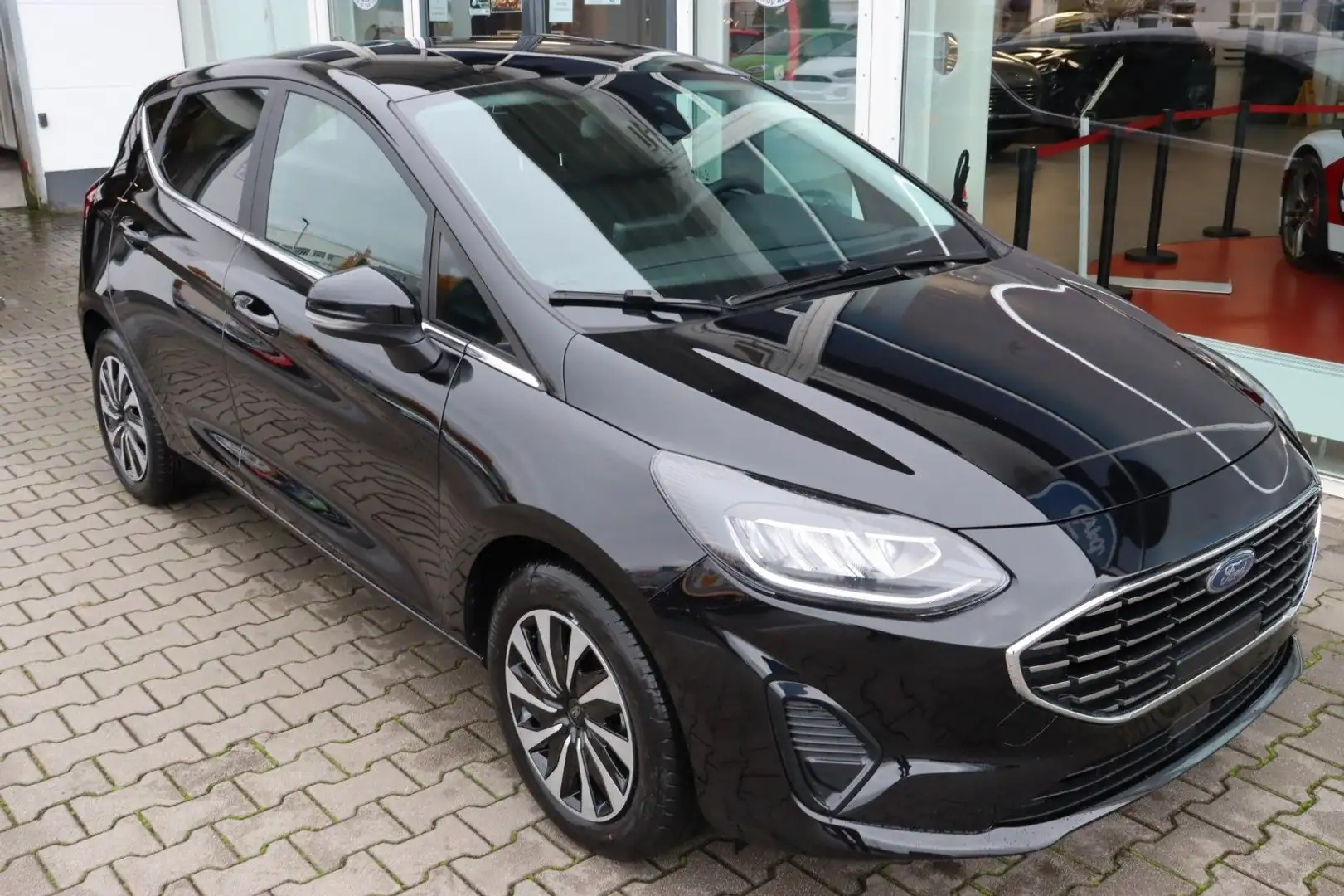 Ford Fiesta Titanium 1.0 EcoB ACC AUTOMATIK 4,99% FIN Negro - 2
