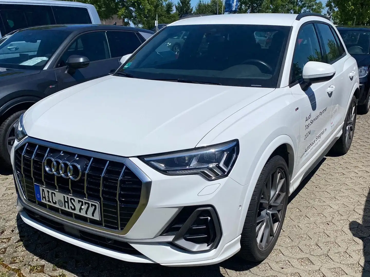 Audi Q3 40 TDI quattro S line Weiß - 1