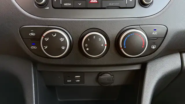 Hyundai I10 view 8