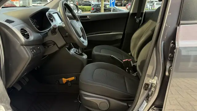 Hyundai I10 view 5